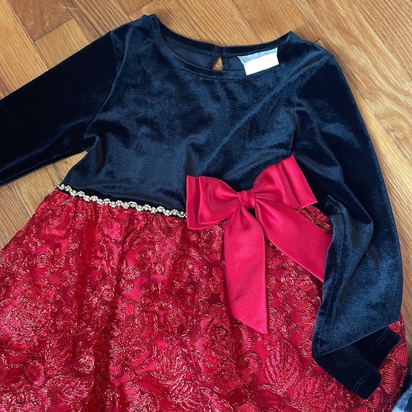 Beautiful Christmas or holiday dress! Rare Editions size 6. Black/red/jewels - Picture 3 of 3